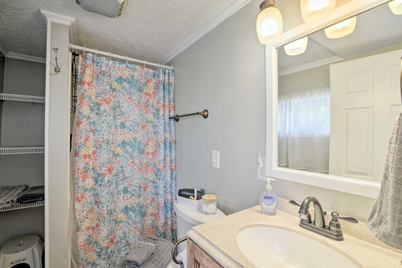 Enchanting Family House With Balcony Less Than 3 Mi To Wvu! Morgantown Exteriör bild